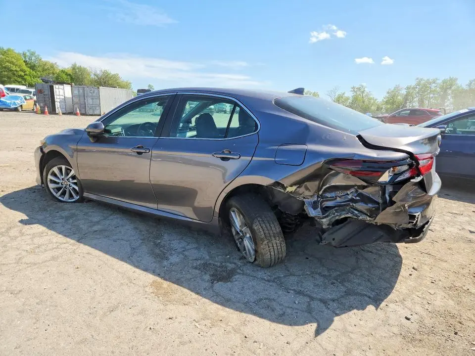 2022 TOYOTA CAMRY LE  