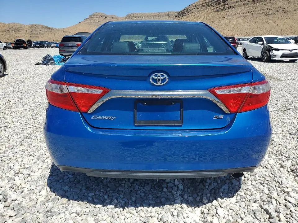 2017 TOYOTA CAMRY SE  