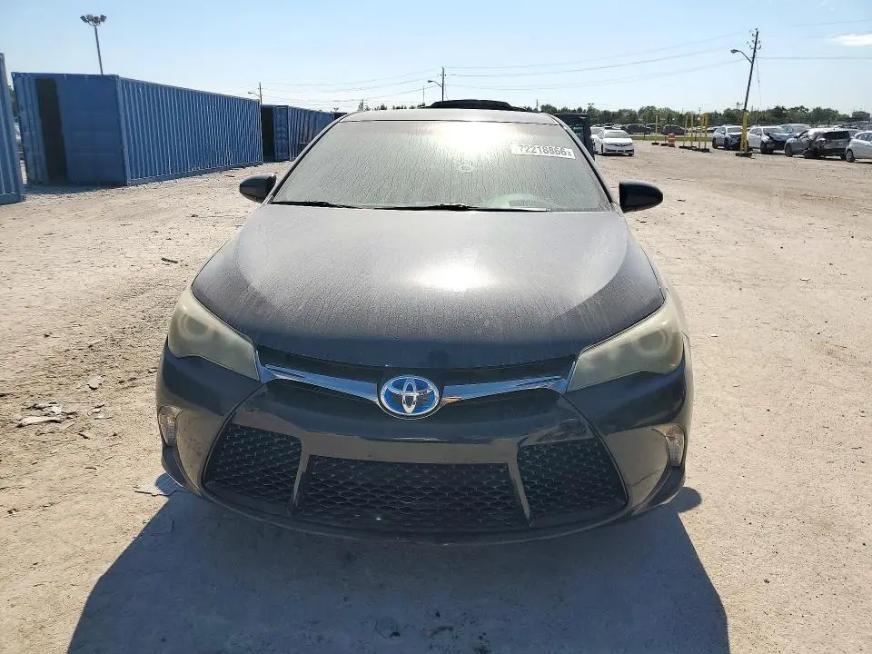 2015 TOYOTA CAMRY SE  