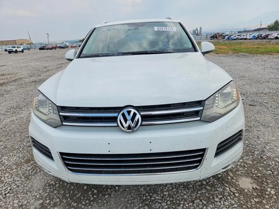 2014 VOLKSWAGEN TOUAREG V6  