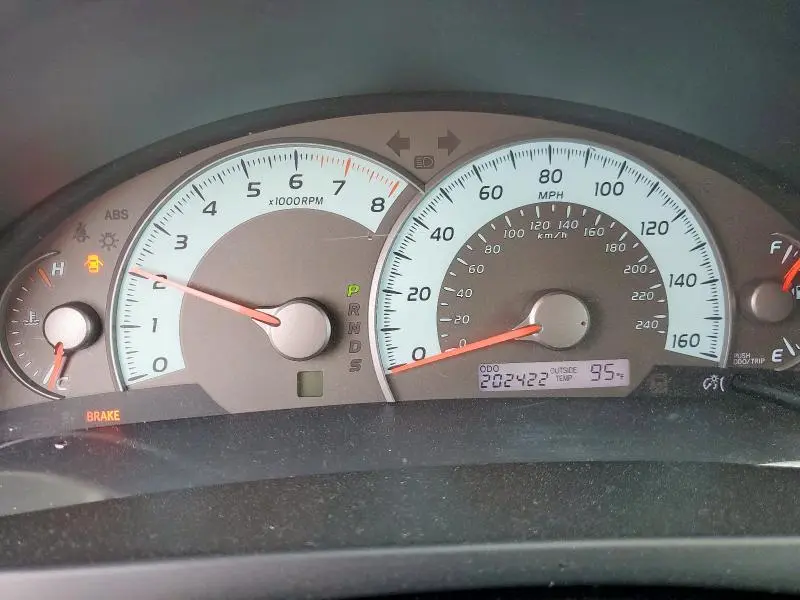 2011 TOYOTA CAMRY SE  