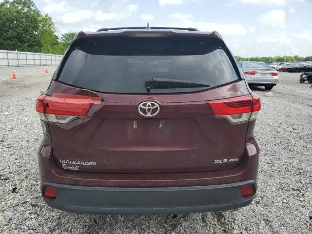 2018 TOYOTA HIGHLANDER SE  