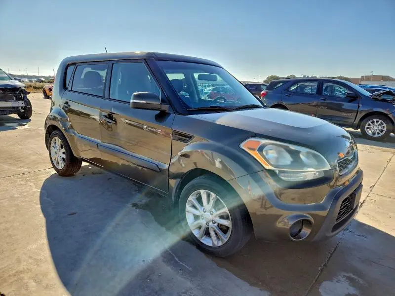 2013 KIA SOUL +  
