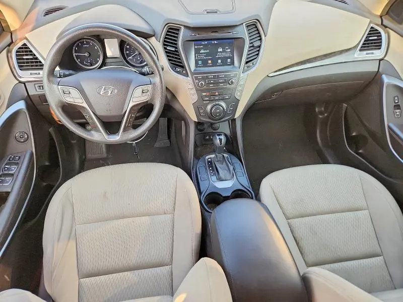 2017 HYUNDAI SANTA FE SE  