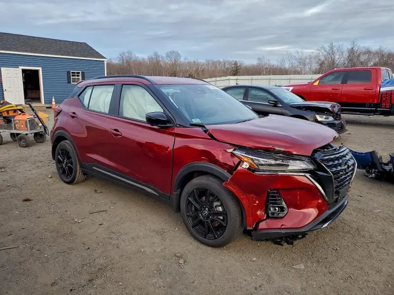 2024 NISSAN KICKS SR  