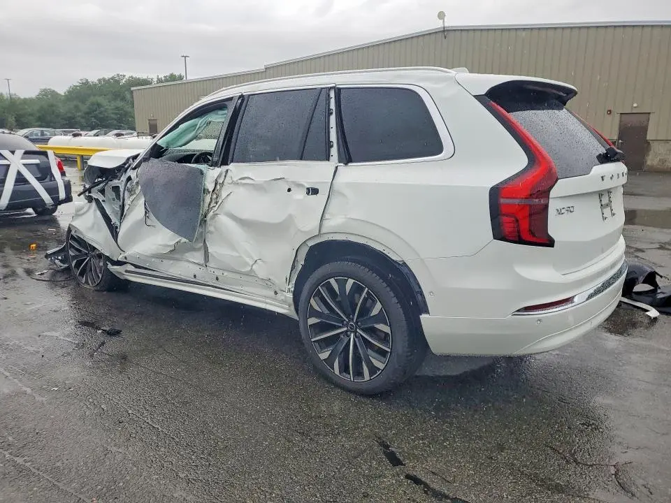2026 VOLVO XC90 PLUS  