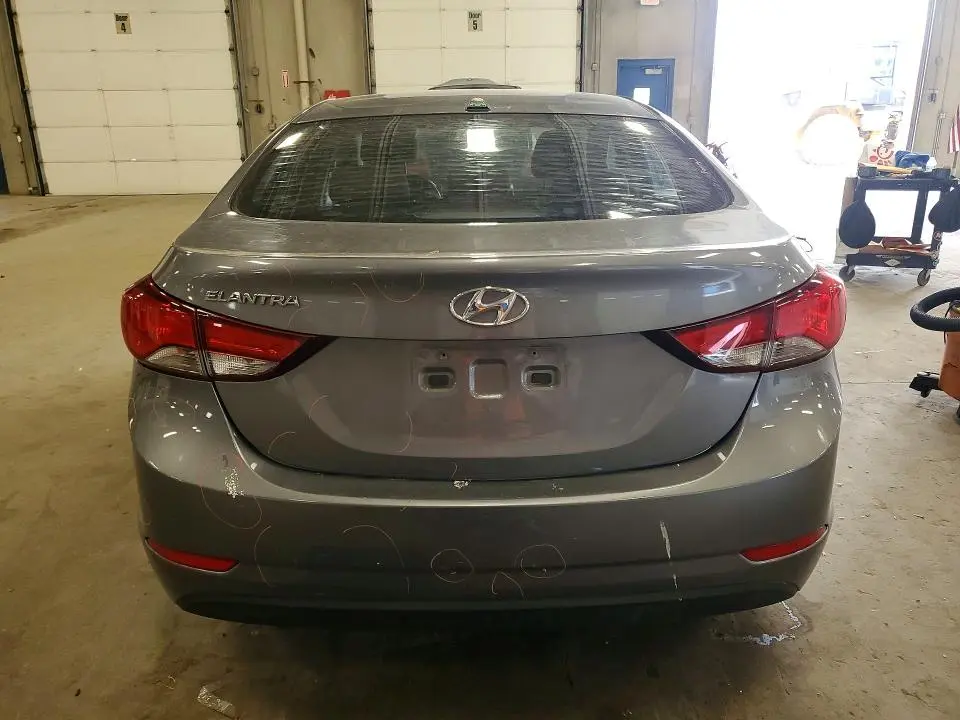 2016 HYUNDAI ELANTRA SE  