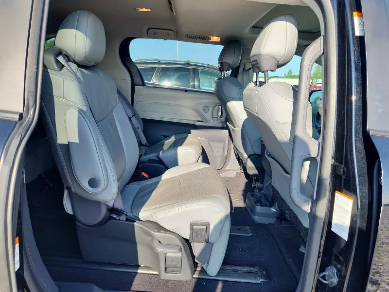 2024 TOYOTA SIENNA LIMITED 7-PASSENGER  