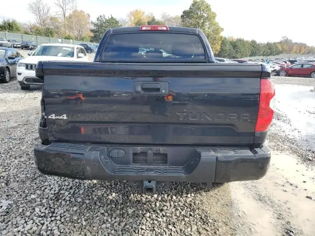 2017 TOYOTA TUNDRA CREWMAX SR5  