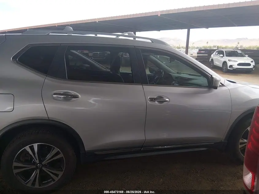 2017 NISSAN ROGUE SL