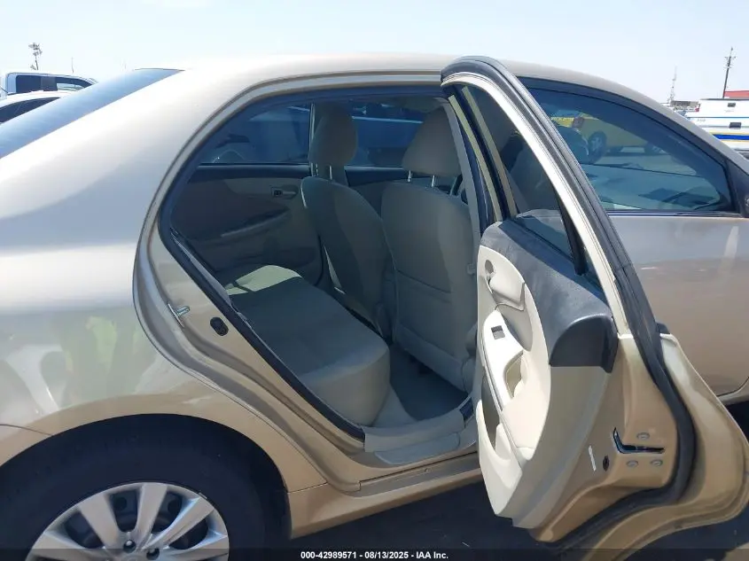 2013 TOYOTA COROLLA LE