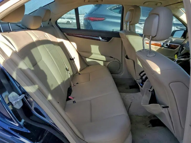 2011 MERCEDES-BENZ C 300  