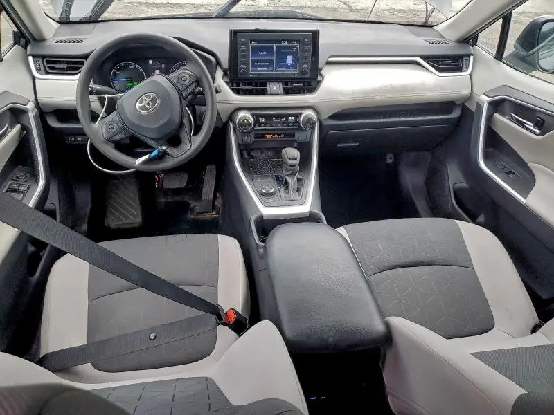 2022 TOYOTA RAV4 XLE  