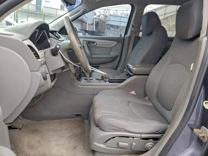 2013 CHEVROLET TRAVERSE LS  