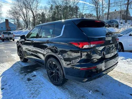 2022 MITSUBISHI OUTLANDER SE  