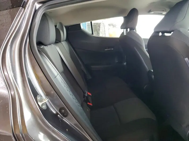 2020 TOYOTA C-HR LE  