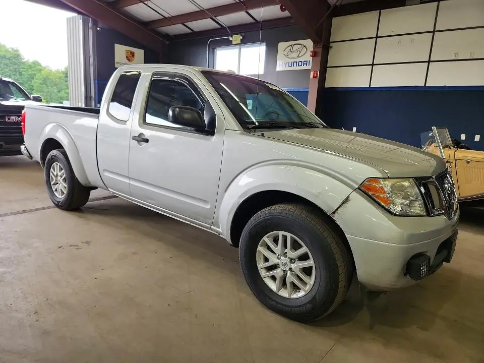 2016 NISSAN FRONTIER SV V6  