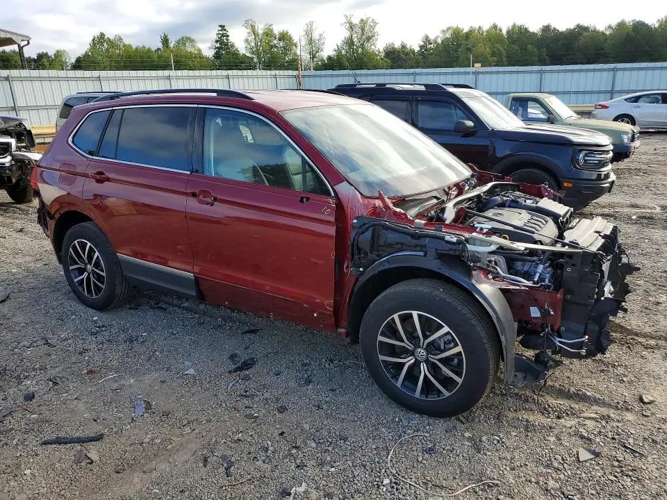 2021 VOLKSWAGEN TIGUAN SE  