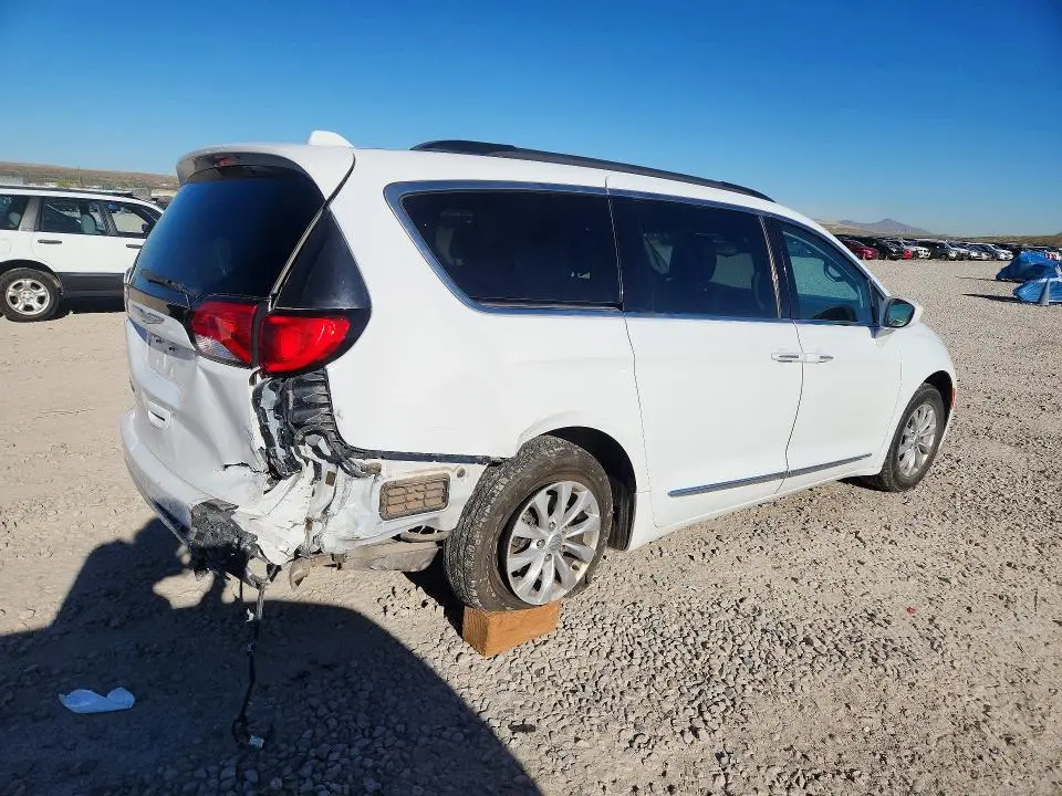 2017 CHRYSLER PACIFICA TOURING L  