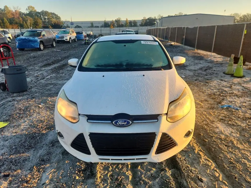 2012 FORD FOCUS SE  