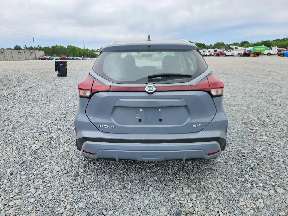 2021 NISSAN KICKS SV  