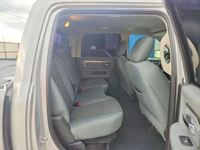 2017 RAM 1500 SLT  