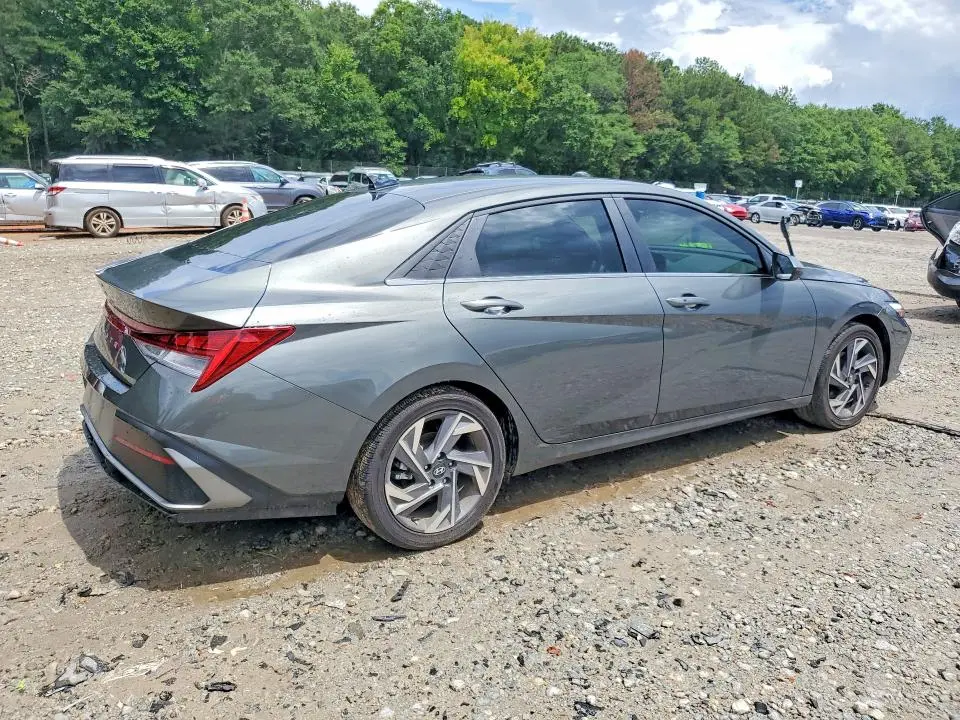 2025 HYUNDAI ELANTRA SEL  