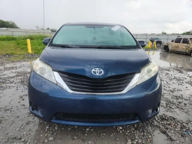 2011 TOYOTA SIENNA LE  