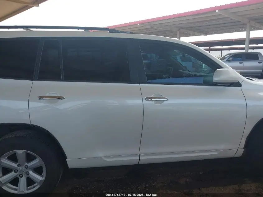 2010 TOYOTA HIGHLANDER SE V6