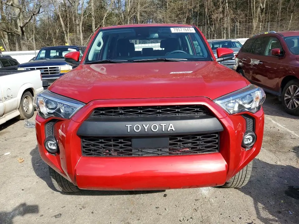2022 TOYOTA 4RUNNER SR5  
