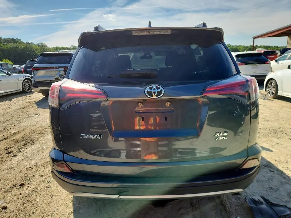 2017 TOYOTA RAV4 XLE  