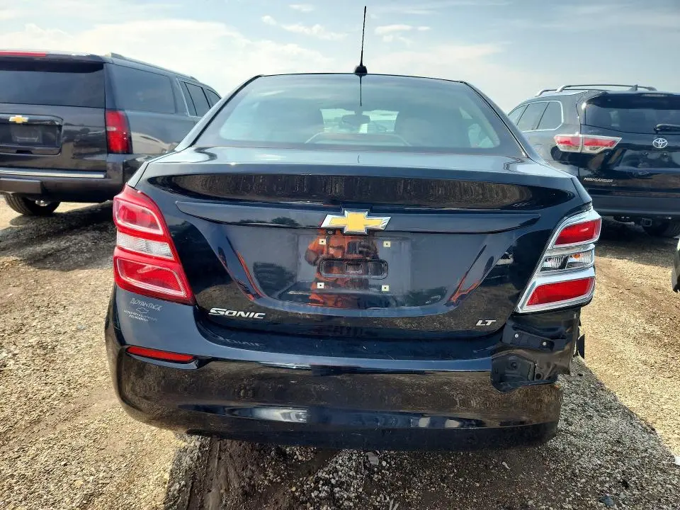 2019 CHEVROLET SONIC LT  