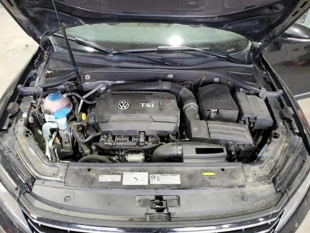 2017 VOLKSWAGEN PASSAT SE  