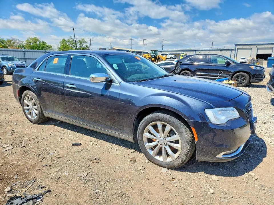 2016 CHRYSLER 300C   
