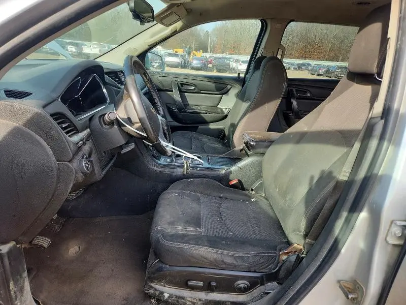 2017 CHEV TRAVERSE LT  