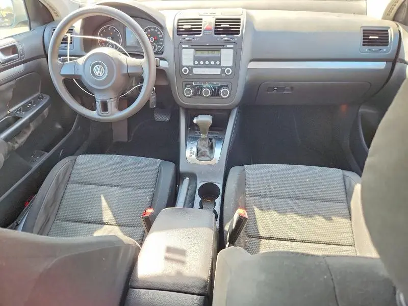 2010 VOLKSWAGEN JETTA S  