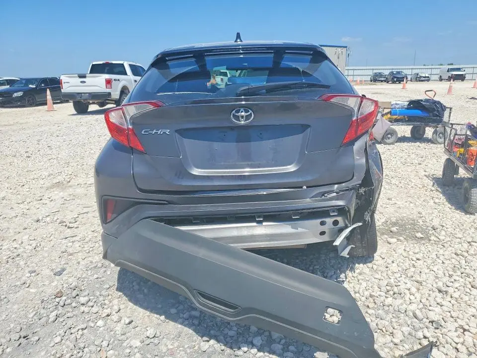2021 TOYOTA C-HR XLE  