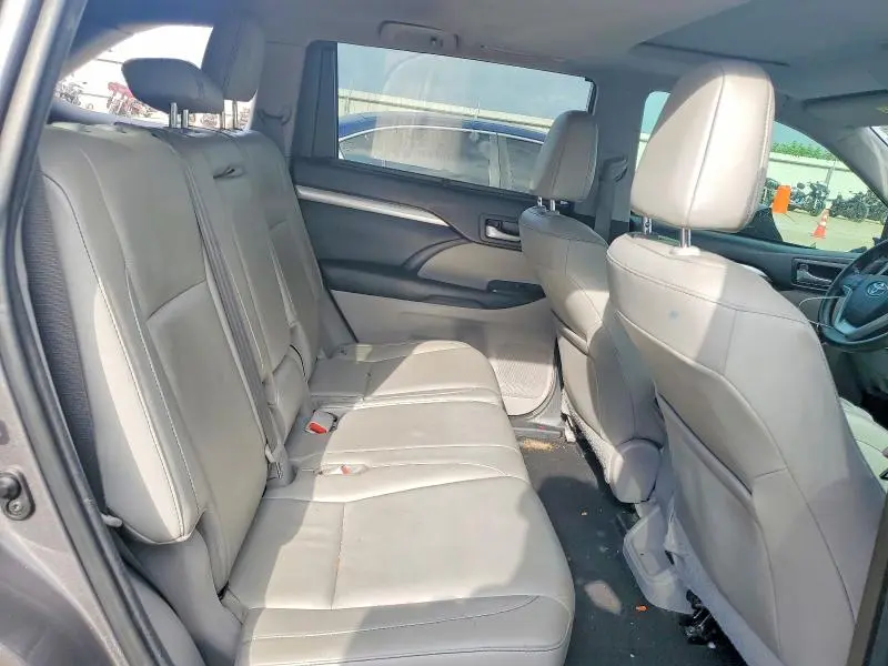2017 TOYOTA HIGHLANDER XLE  