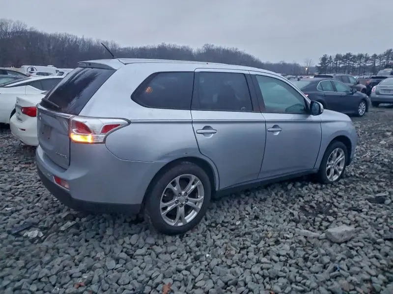 2014 MITSUBISHI OUTLANDER SE  
