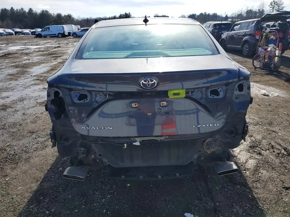 2016 TOYOTA AVALON XLE  