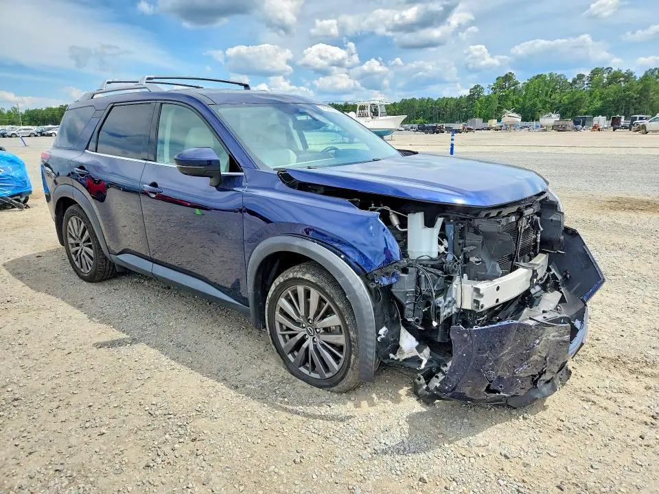 2022 NISSAN PATHFINDER SL  