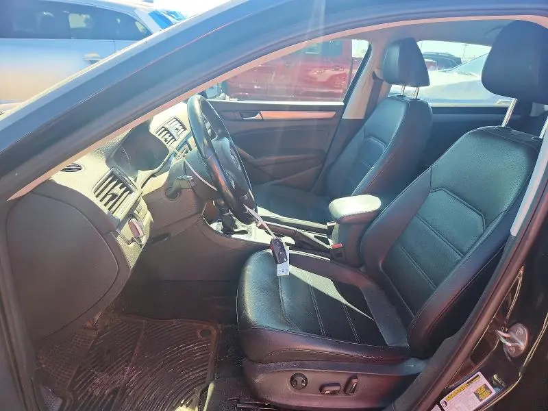 2015 VOLKSWAGEN PASSAT S  