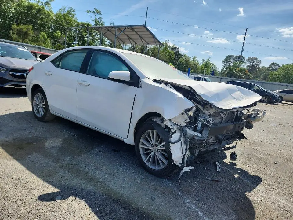 2015 TOYOTA COROLLA LE PLUS  