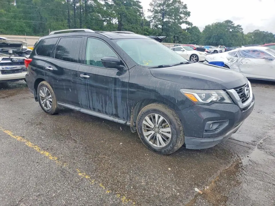 2017 NISSAN PATHFINDER SL  