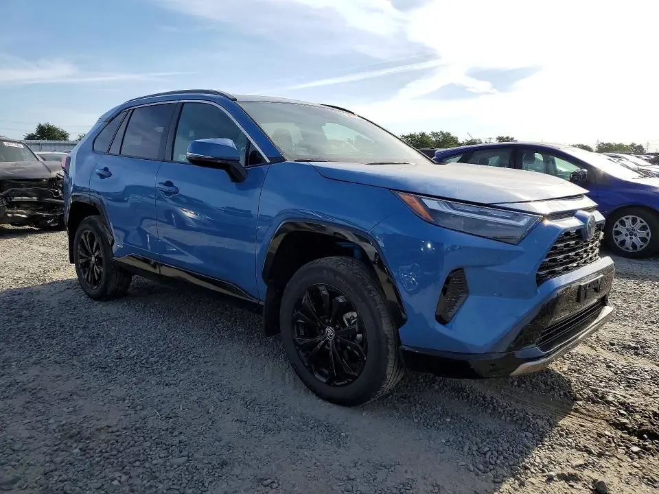 2024 TOYOTA RAV4 SE  
