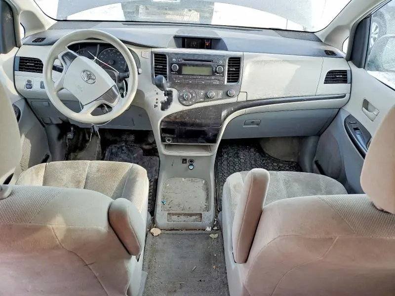 2013 TOYOTA SIENNA CE  