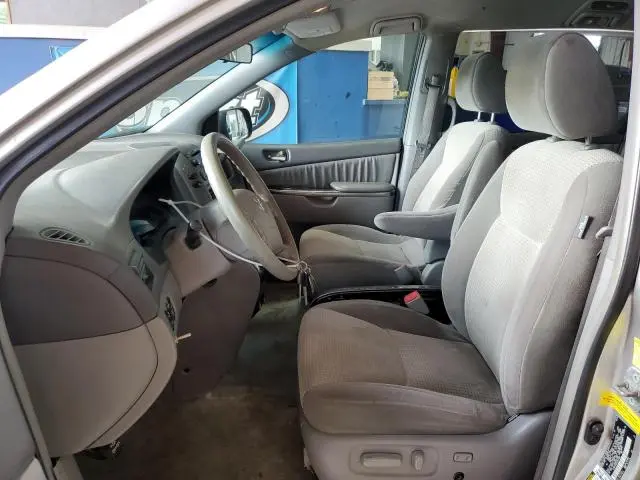 2010 TOYOTA SIENNA CE  