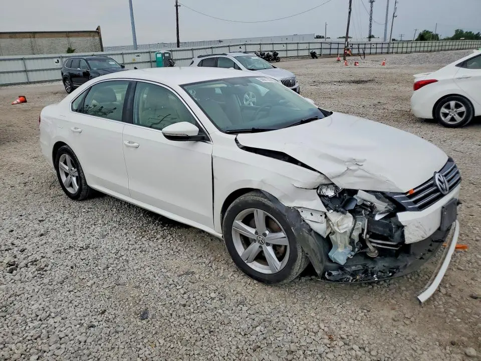2012 VOLKSWAGEN PASSAT SE  