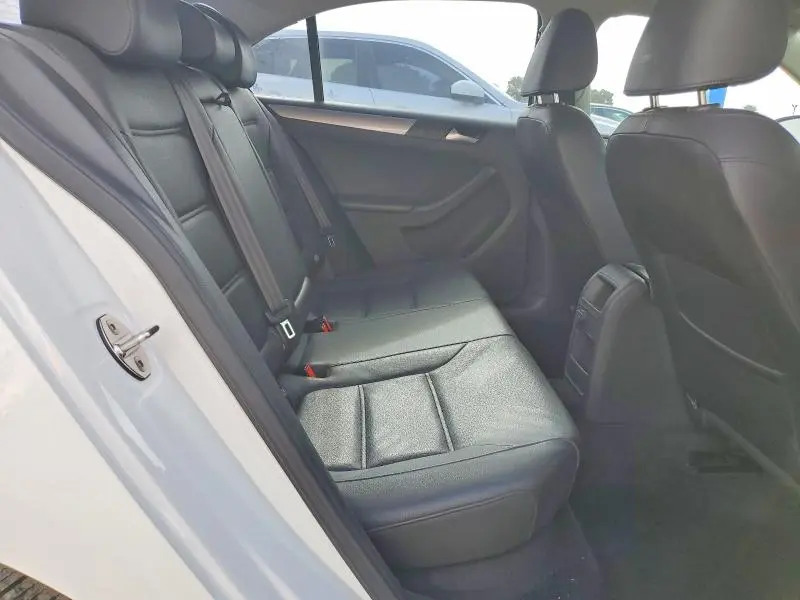 2017 VOLKSWAGEN JETTA SE  
