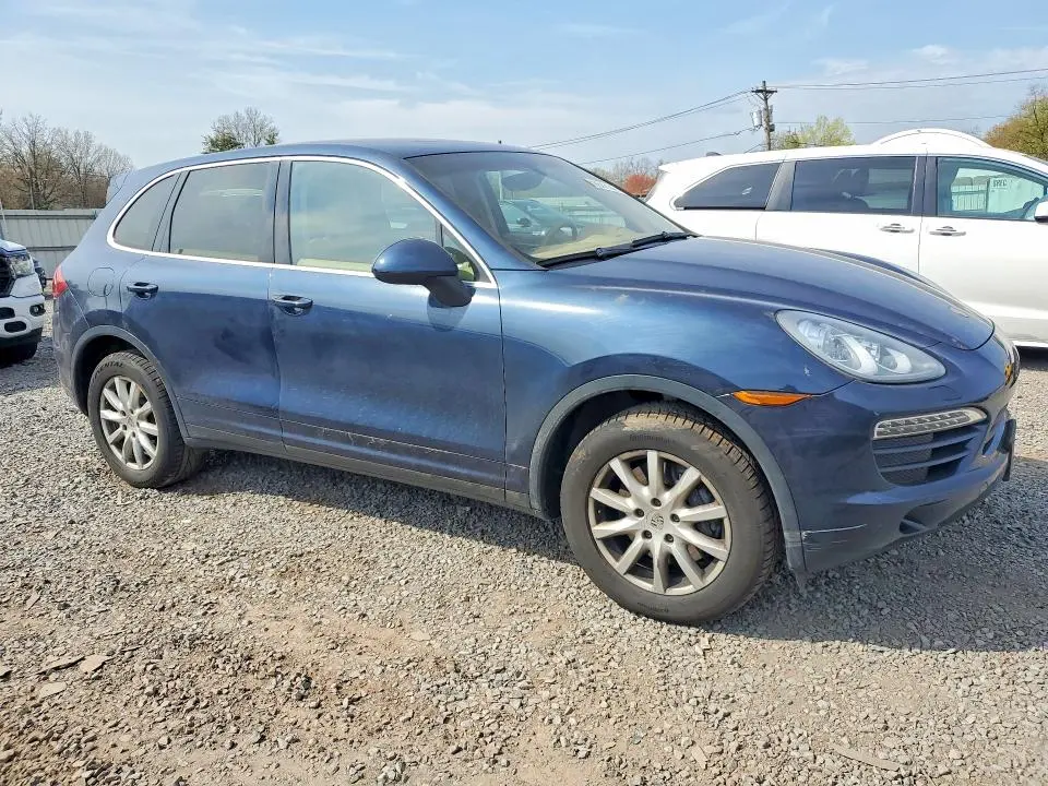 2014 PORSCHE CAYENNE   